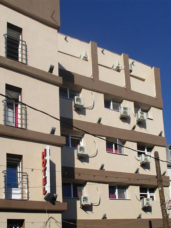 Hotel Uranus Bukares Bagian luar foto