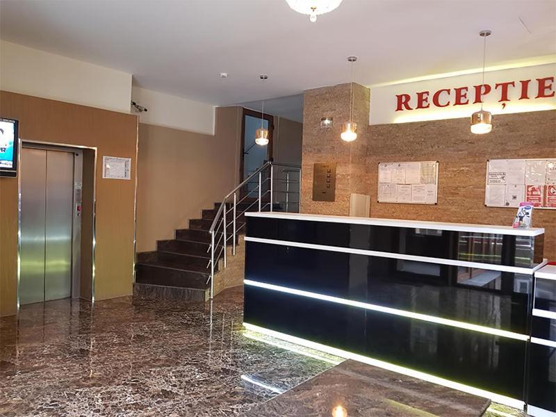 Hotel Uranus Bukares Bagian luar foto