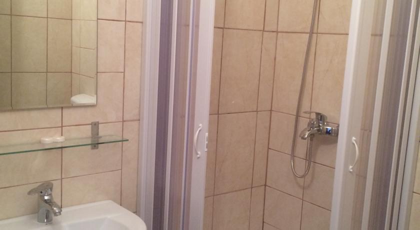 Hotel Uranus Bukares Bagian luar foto